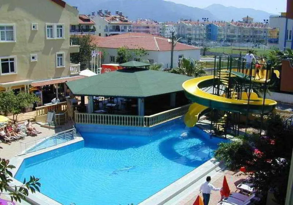 مرمريس Maxwell Suites